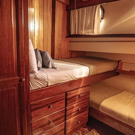 Botel Wooden Boat- La Goletta *