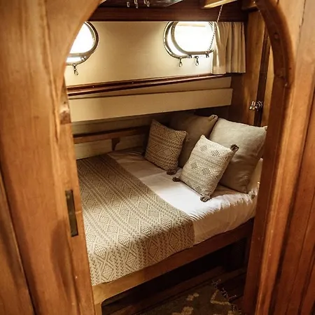 Wooden Boat- La Goletta Botel *