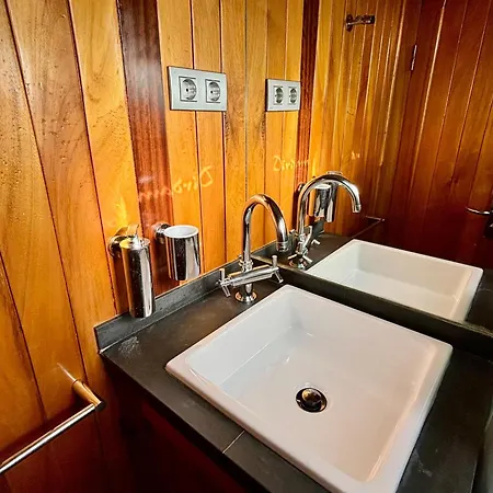 Botel Wooden Boat- La Goletta *