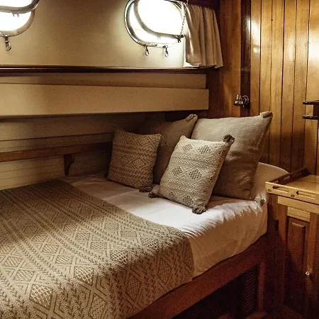 Botel Wooden Boat- La Goletta *