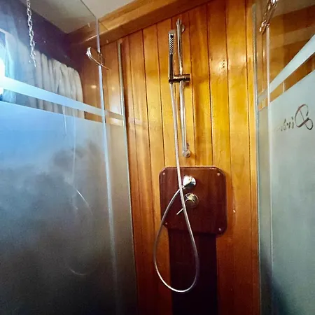 Úszó hotel Wooden Boat- La Goletta