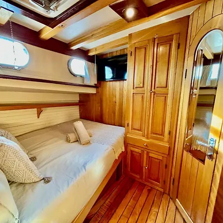 Wooden Boat- La Goletta *