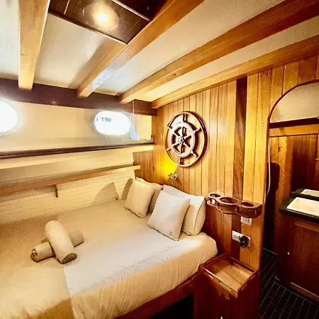 Wooden Boat- La Goletta *