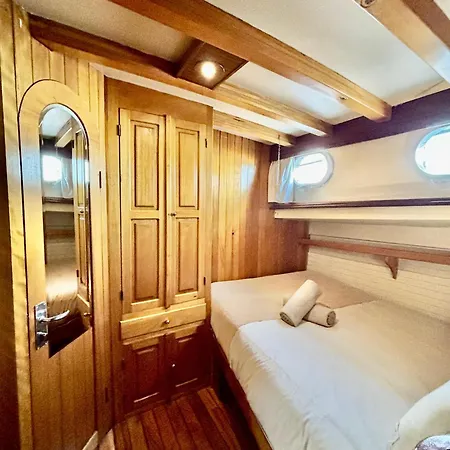 Wooden Boat- La Goletta * Barcelona