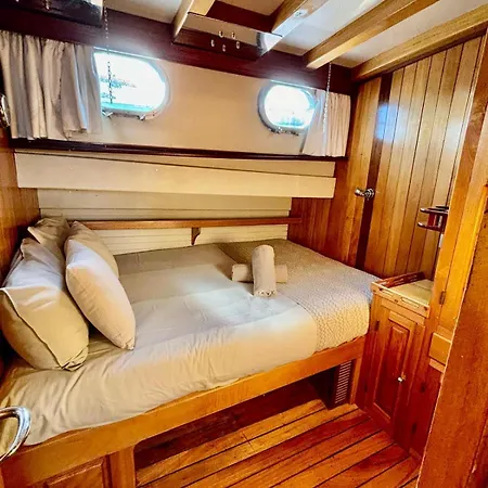 Úszó hotel Wooden Boat- La Goletta *