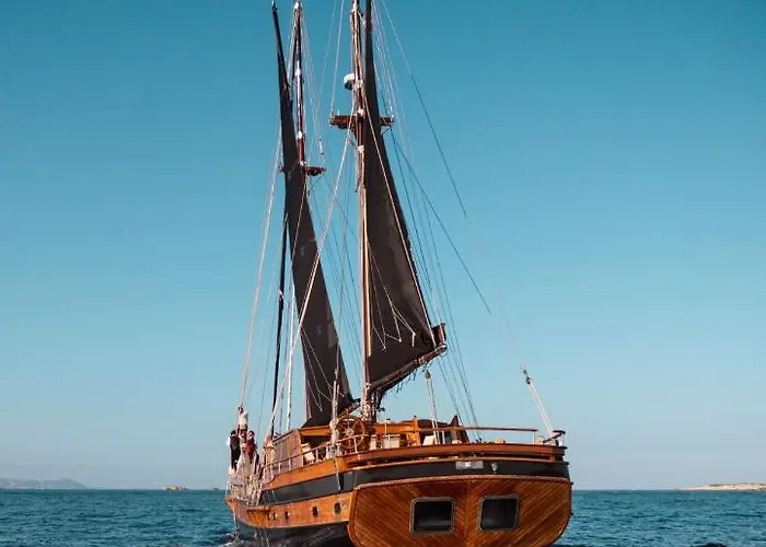 Wooden Boat- La Goletta Πλωτό κατάλυμα Βαρκελώνη
