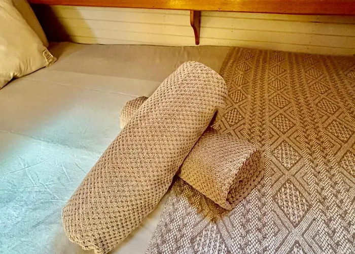 Πλωτό κατάλυμα Wooden Boat- La Goletta