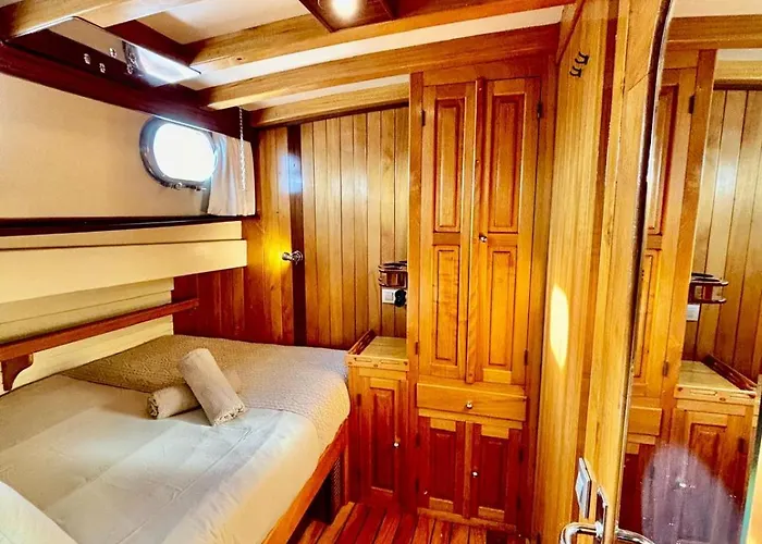 Wooden Boat- La Goletta *
